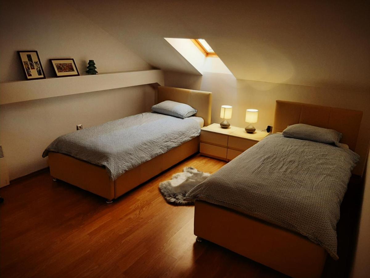 Old School Apartments بانيا لوكا الغرفة الصورة